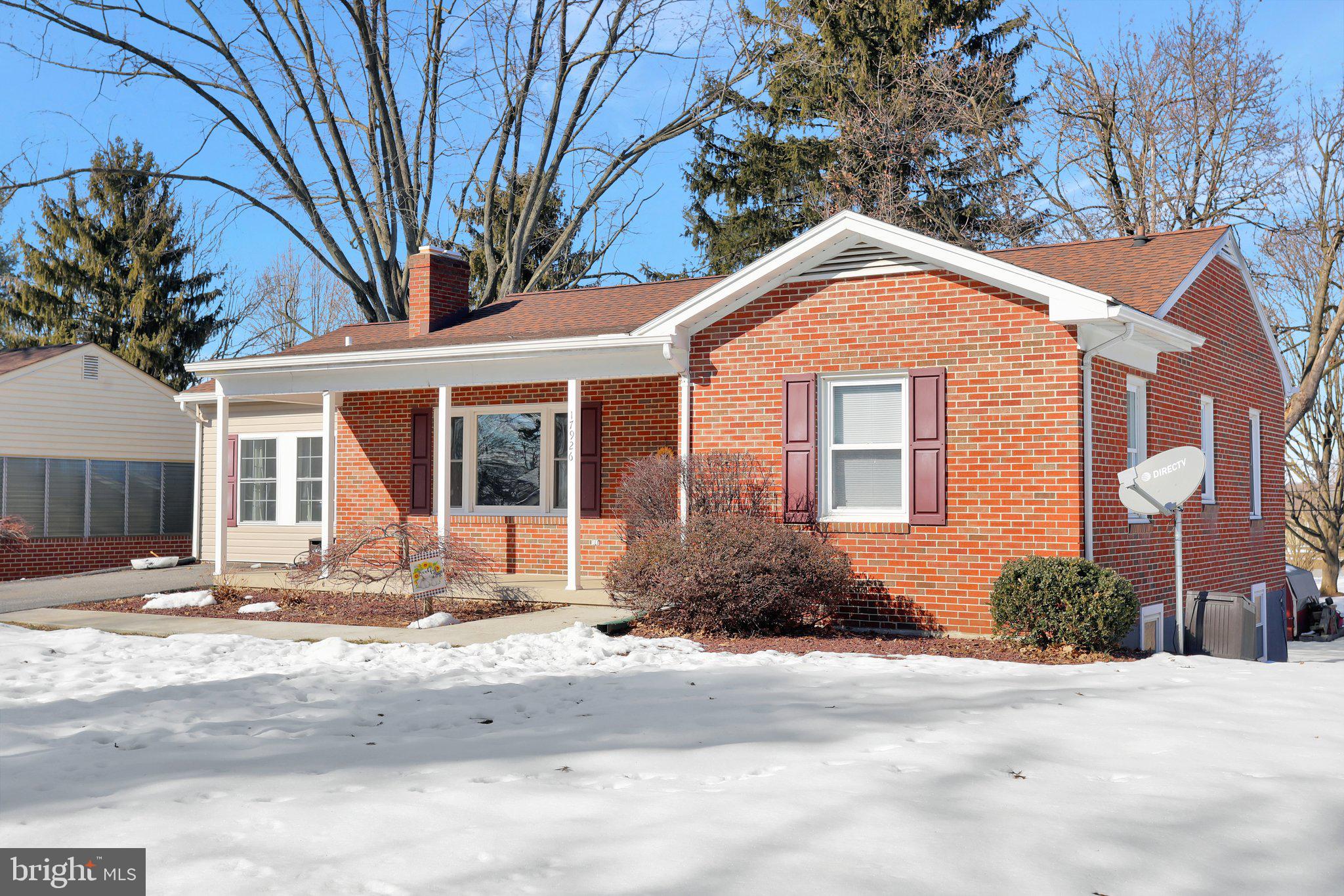 17926 Pin Oak Road Hagerstown, MD 21740 - Photo 4 of 41 Gallery Image 4