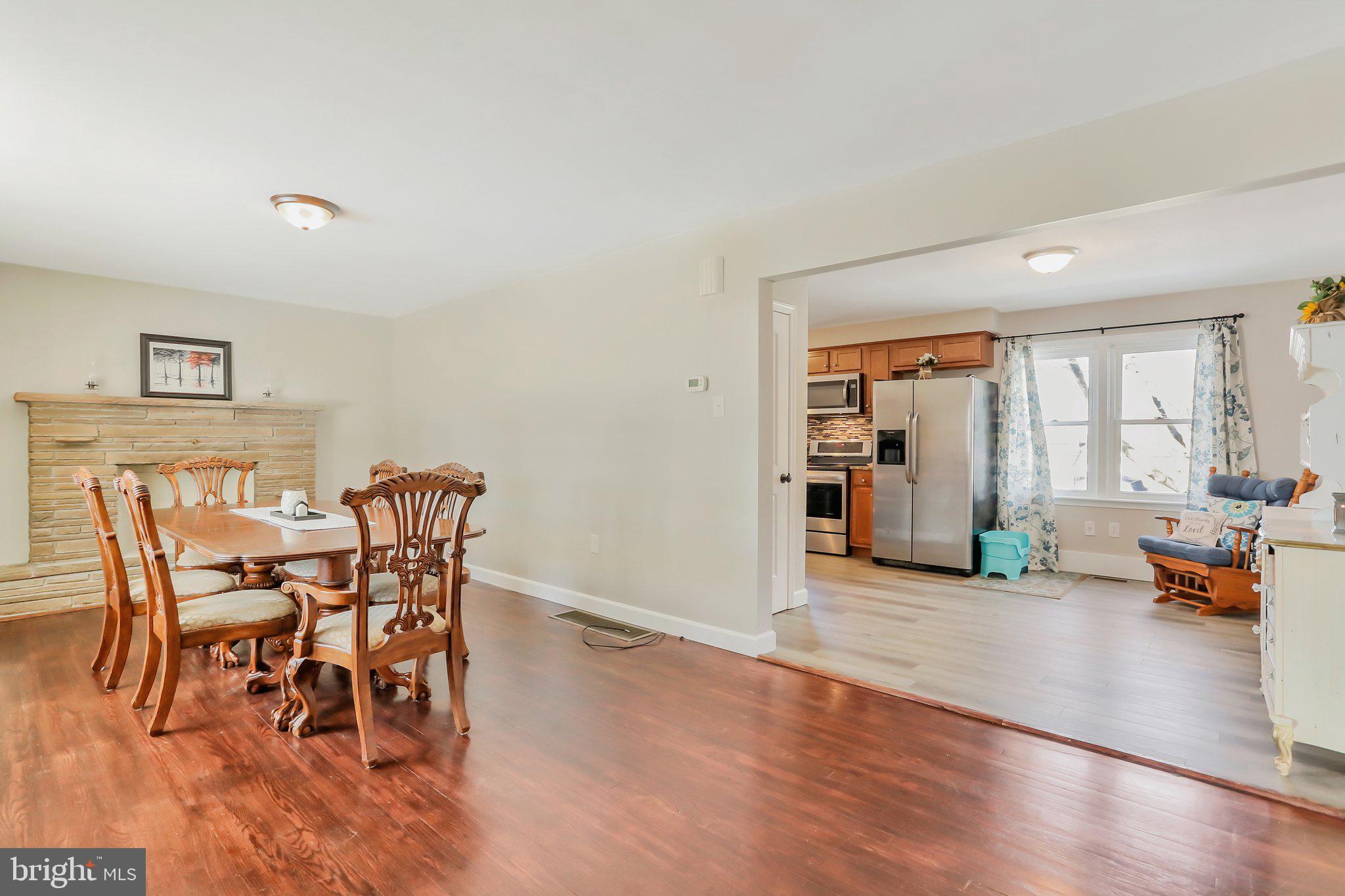 17926 Pin Oak Road Hagerstown, MD 21740 - Photo 5 of 41 Gallery Image 5