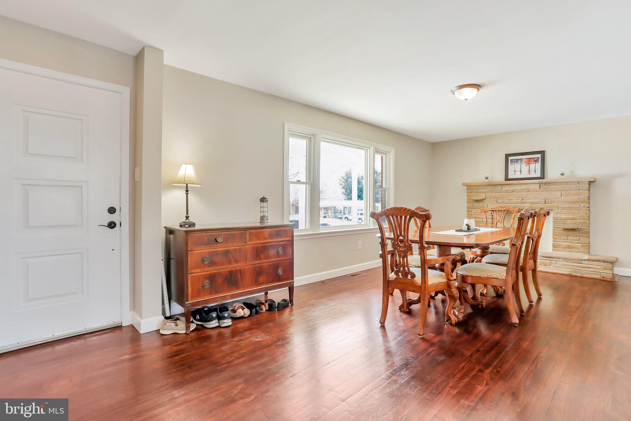 17926 Pin Oak Road Hagerstown, MD 21740 - Photo 6 of 41 Gallery Image 6