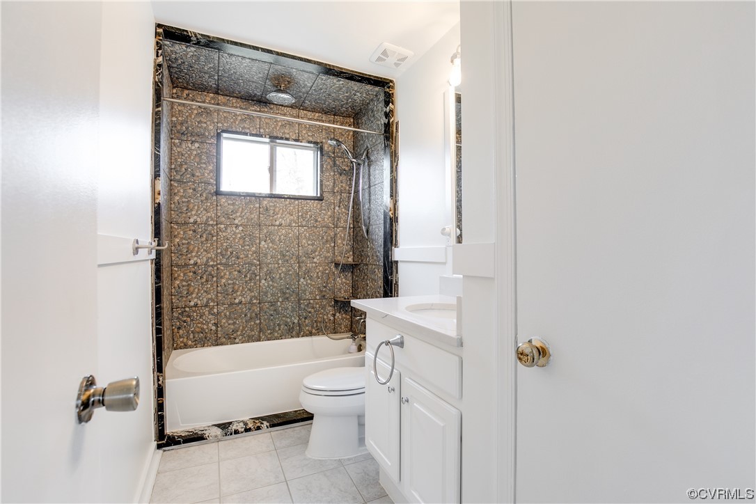 8675 Beatties Mill Road Mechanicsville, VA 23111 - Photo 17 of 25 a bathroom with a toilet a sink and a bathtub