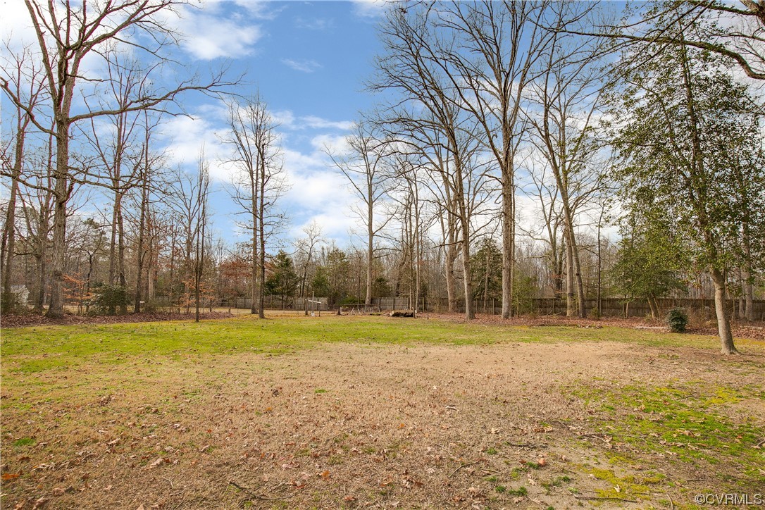 8675 Beatties Mill Road Mechanicsville, VA 23111 - Photo 23 of 25 a view of a yard
