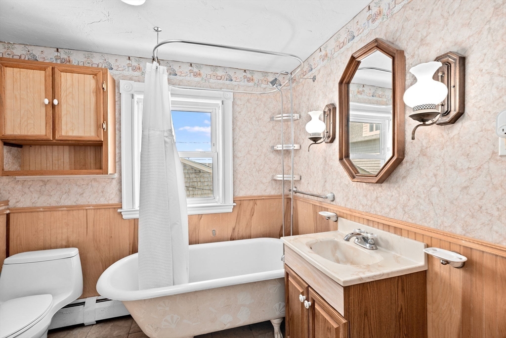 71 J Street Hull, MA 02045 - Photo 19 of 26 Gallery Image 19