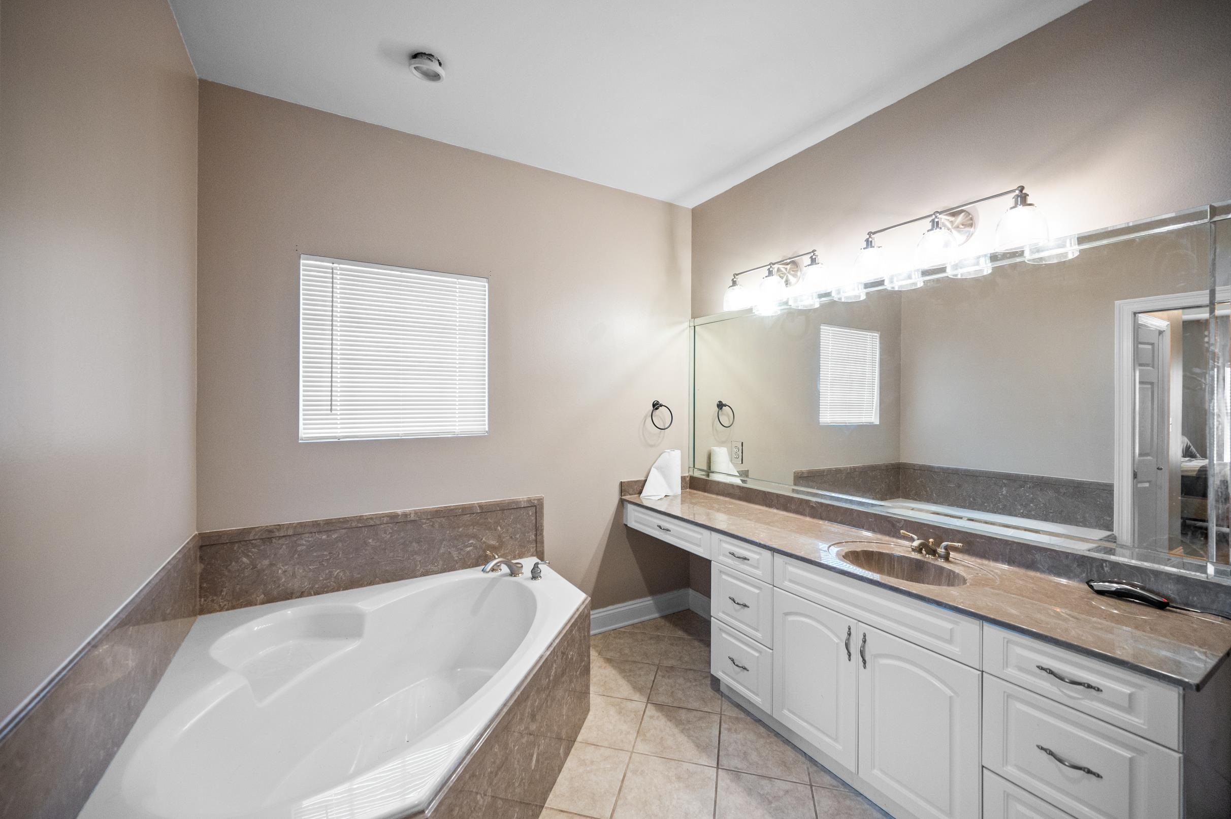 108 Natchez Trace Foley, AL 36535 - Photo 20 of 35 Bathroom