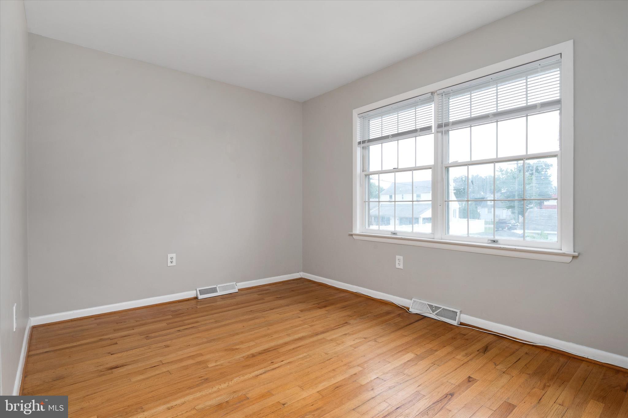 169 Roland Road Pasadena, MD 21122 - Photo 25 of 35