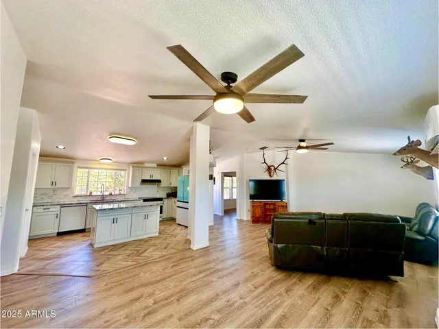 $389,999 | 28 N3139, Vernon, AZ 85940