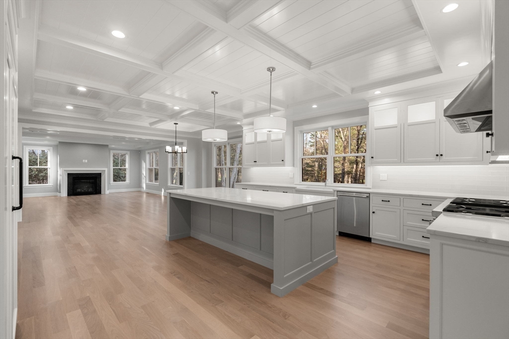 11 Beech Road Weston, MA 02493 - Photo 12 of 41 Gallery Image 12