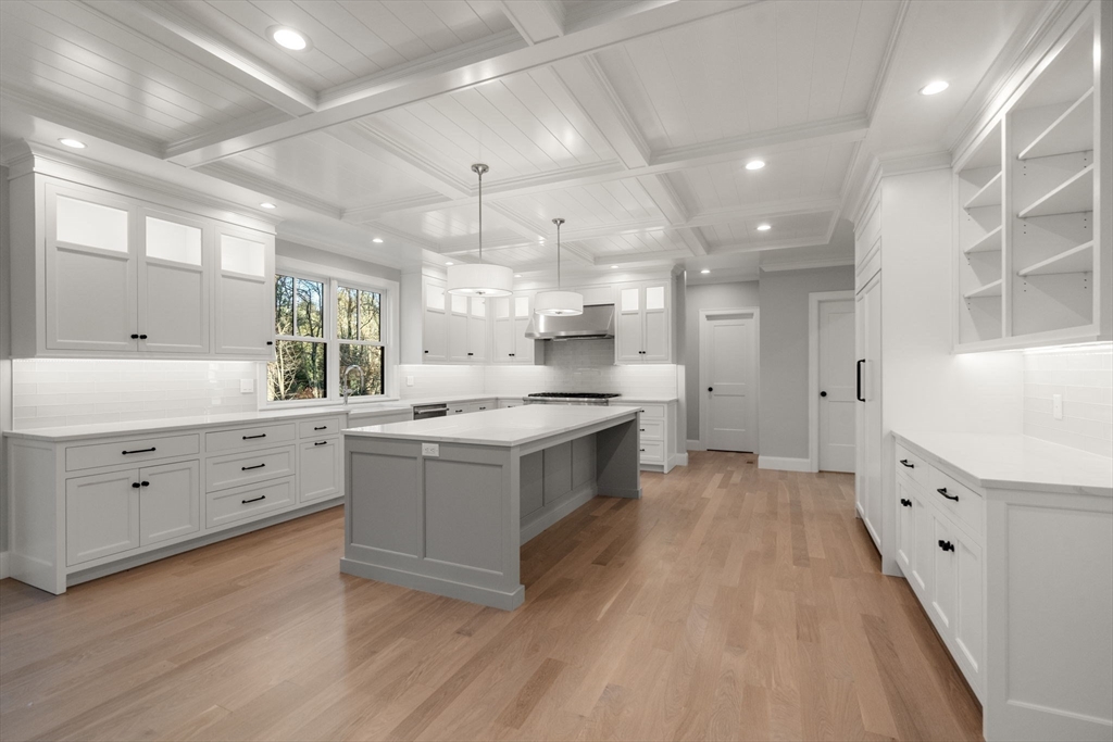 11 Beech Road Weston, MA 02493 - Photo 13 of 41 Gallery Image 13