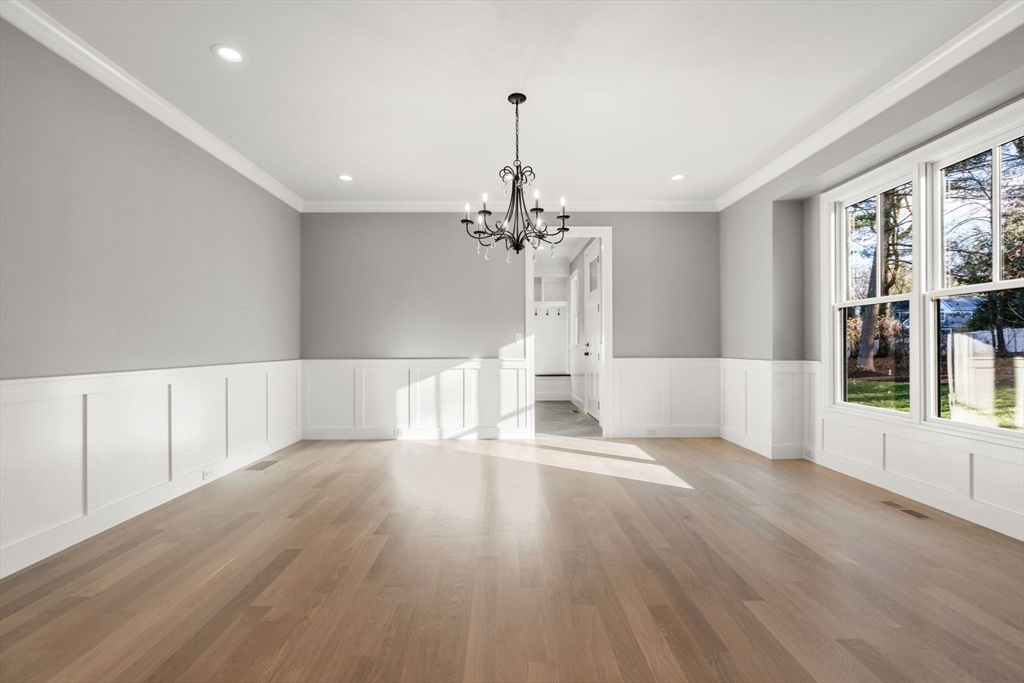 11 Beech Road Weston, MA 02493 - Photo 19 of 41 Gallery Image 19