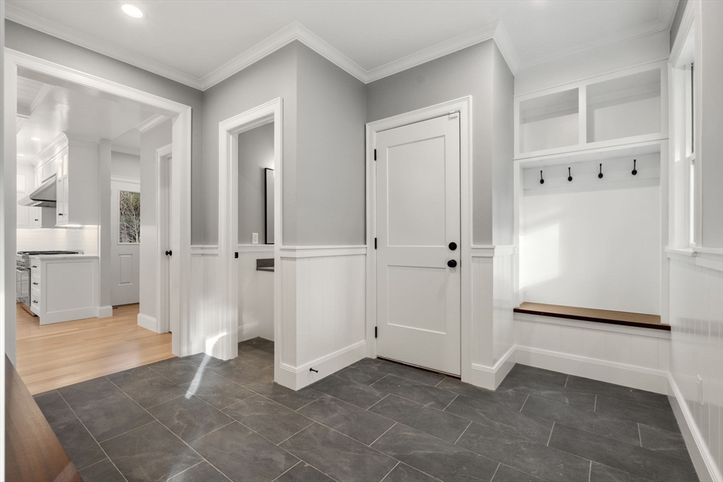 11 Beech Road Weston, MA 02493 - Photo 7 of 41 Gallery Image 7