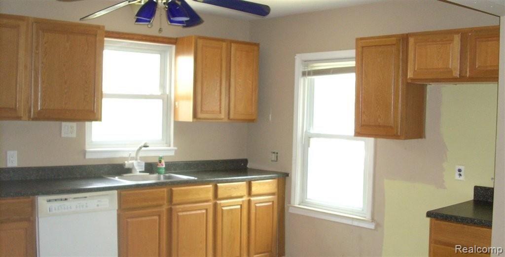 3674 South Livernois Road Rochester, MI 48307 - Photo 6 of 8 DSCI0037-mfscnv.jpg