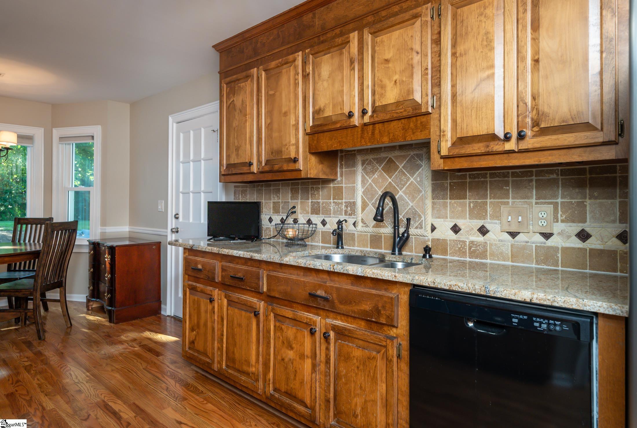 105 Foxhound Road Simpsonville, SC 29680 - Photo 10 of 26 Gallery Image 10