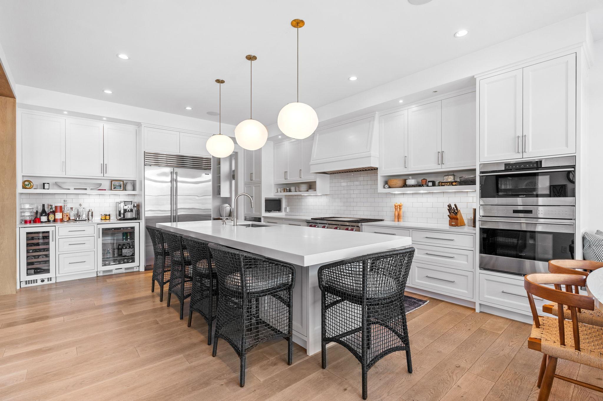 1615 Locust Hls Trail Wayzata, MN 55391 - Photo 15 of 96