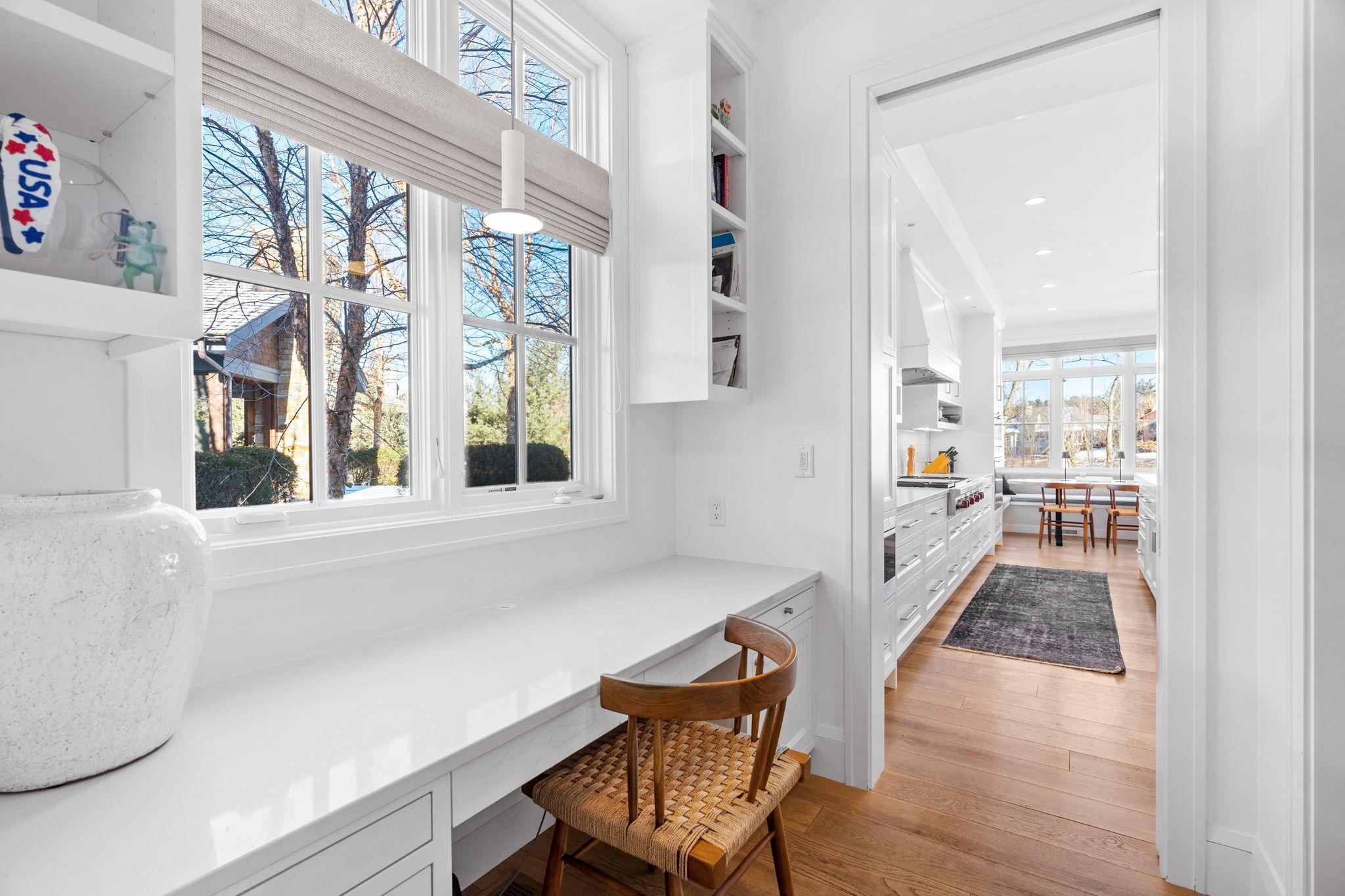 1615 Locust Hls Trail Wayzata, MN 55391 - Photo 23 of 96