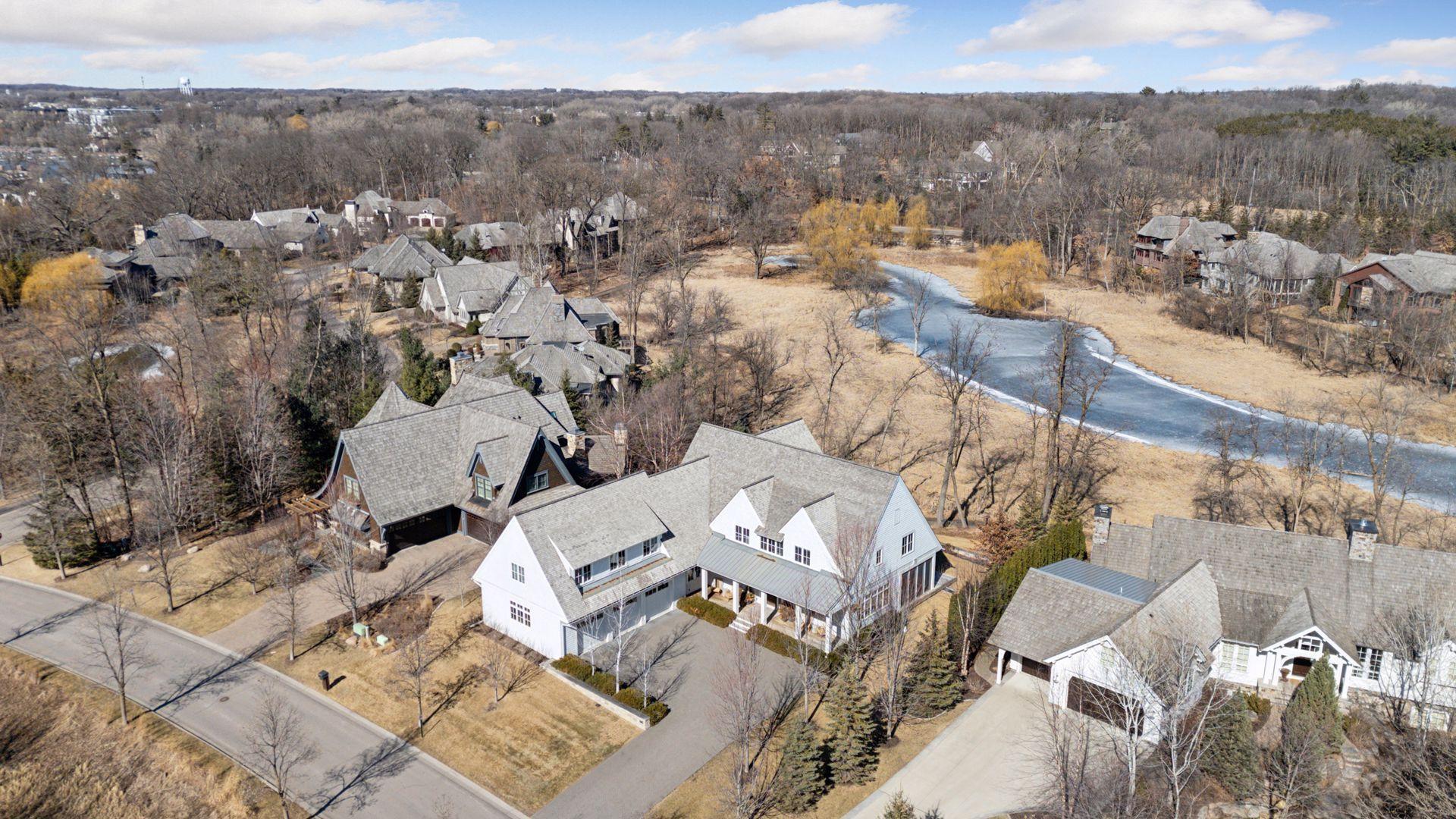 1615 Locust Hls Trail Wayzata, MN 55391 - Photo 3 of 96