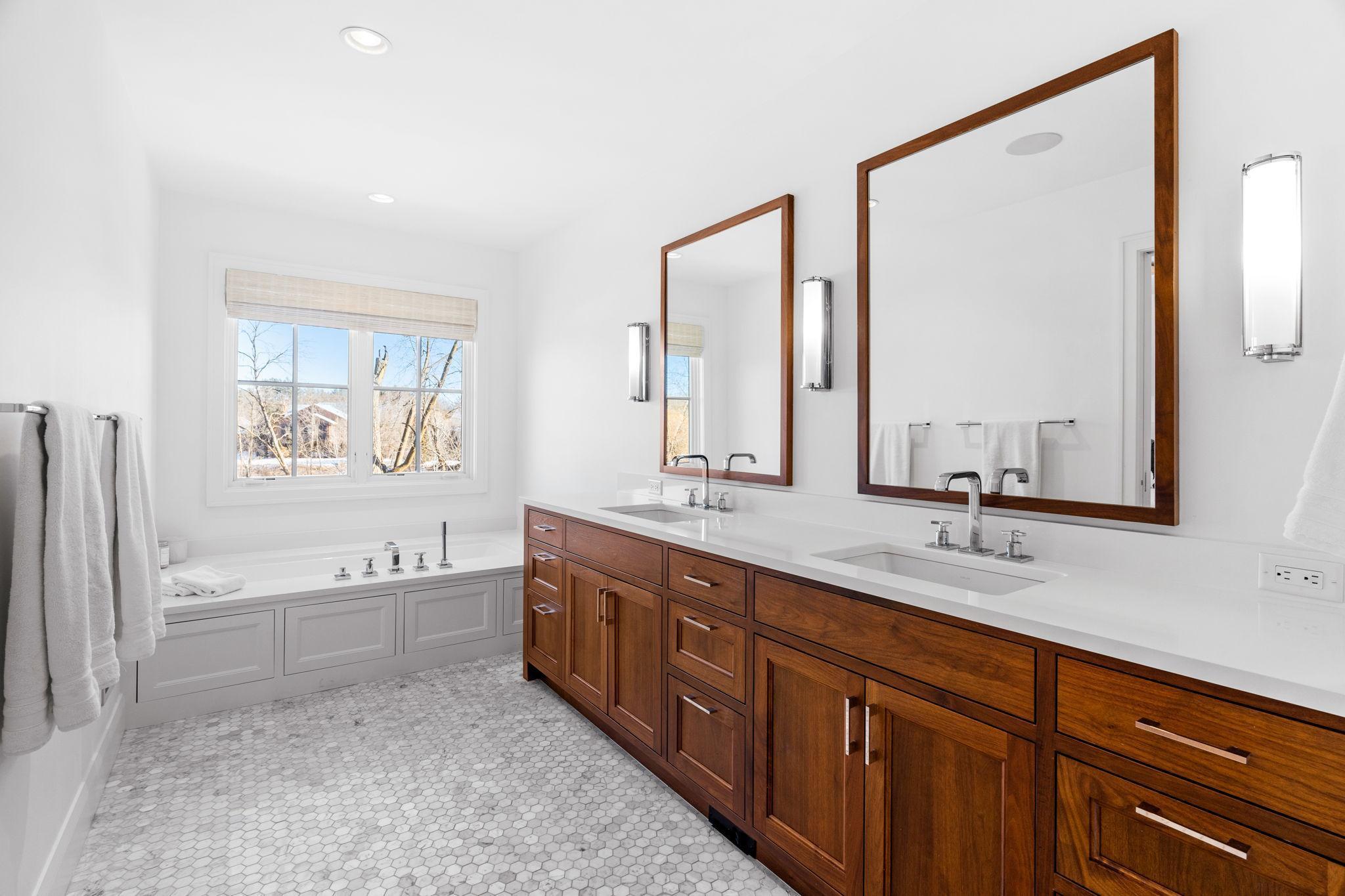 1615 Locust Hls Trail Wayzata, MN 55391 - Photo 34 of 96