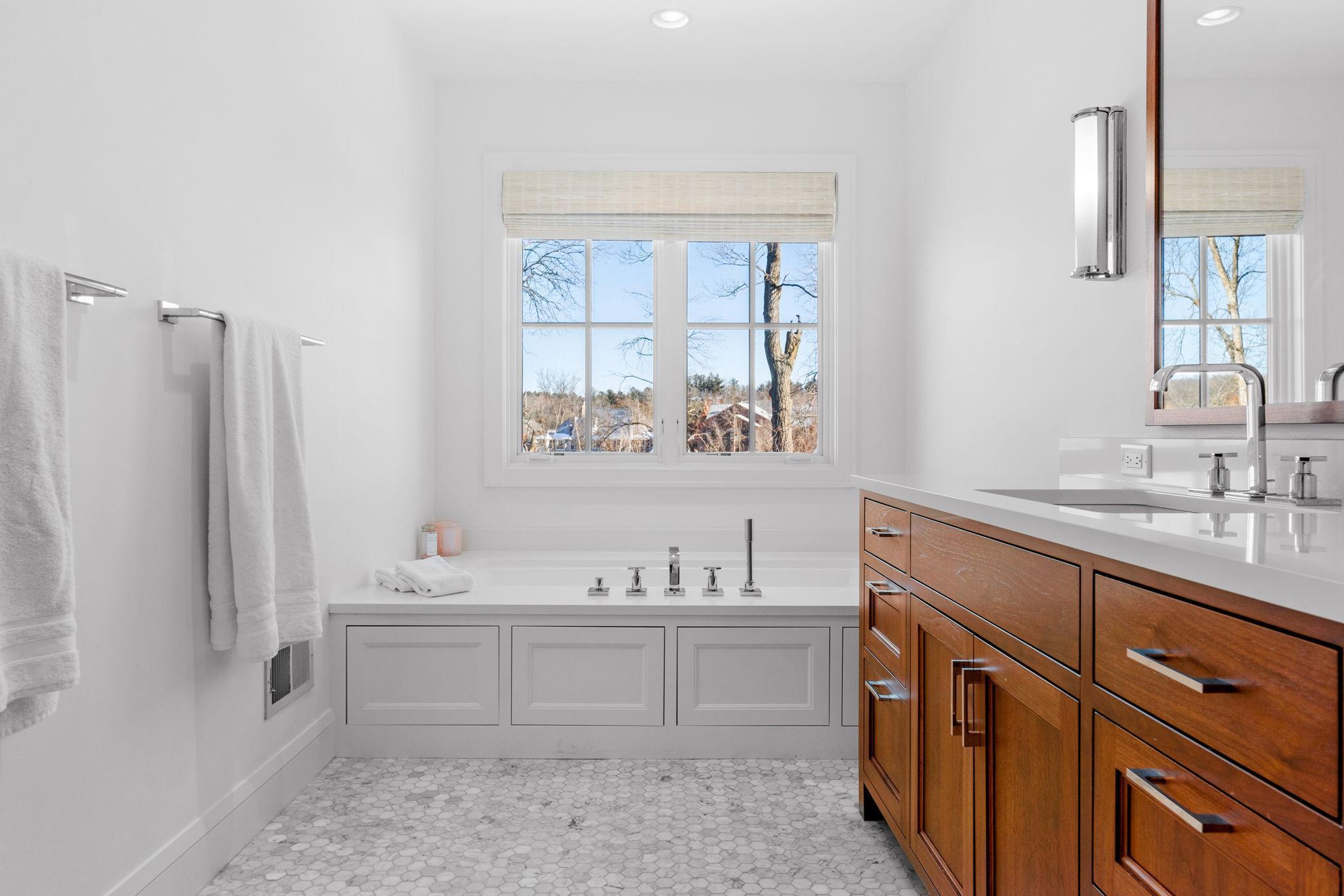 1615 Locust Hls Trail Wayzata, MN 55391 - Photo 35 of 96