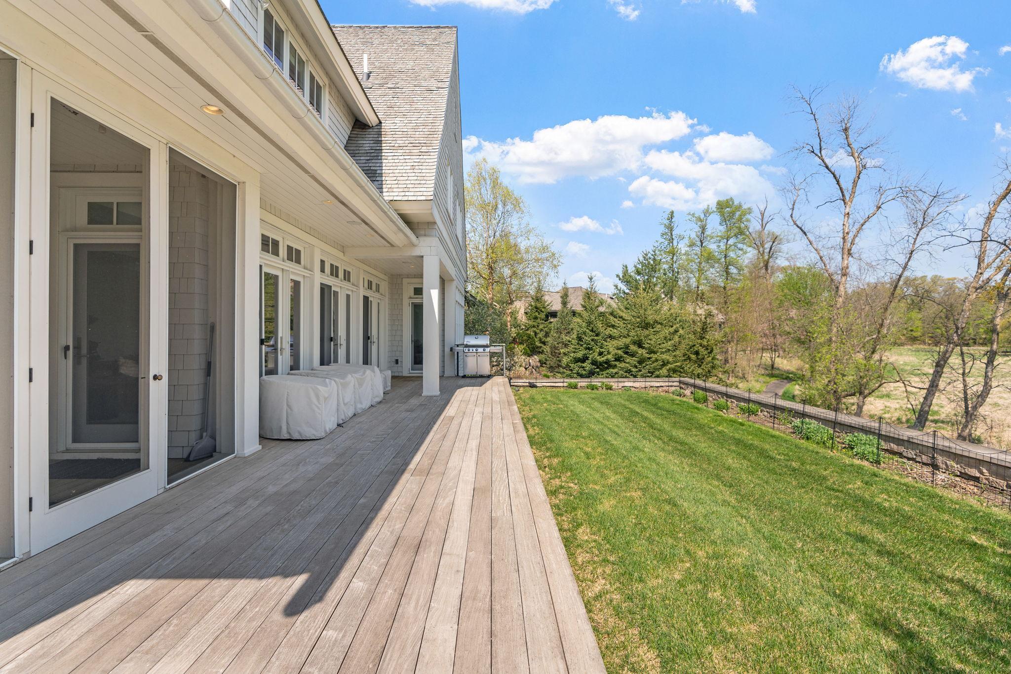 1615 Locust Hls Trail Wayzata, MN 55391 - Photo 38 of 96