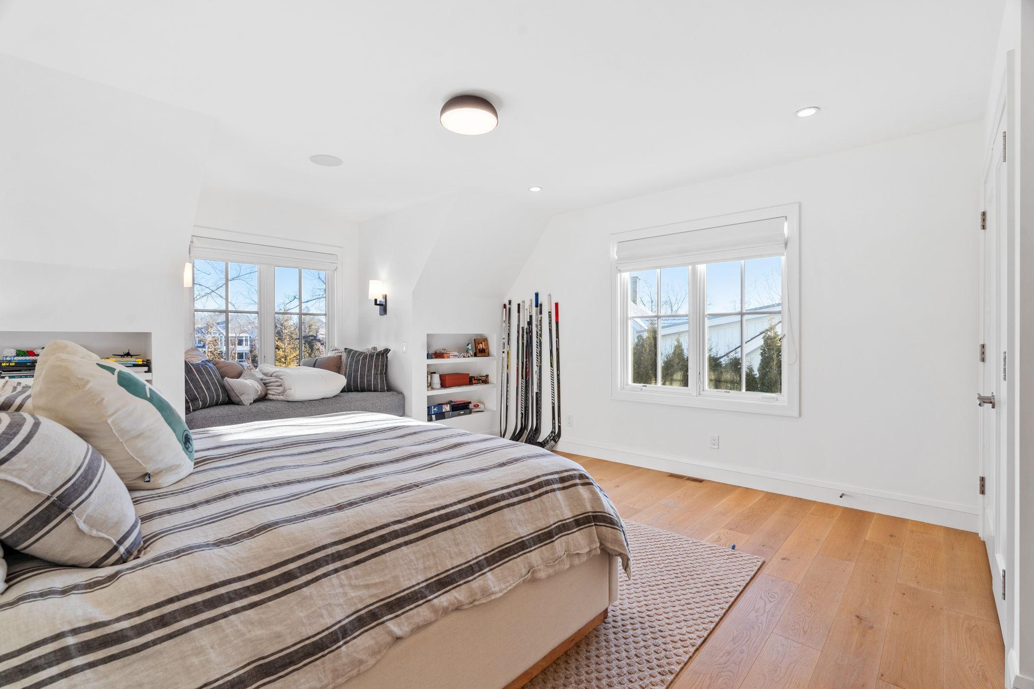 1615 Locust Hls Trail Wayzata, MN 55391 - Photo 41 of 96