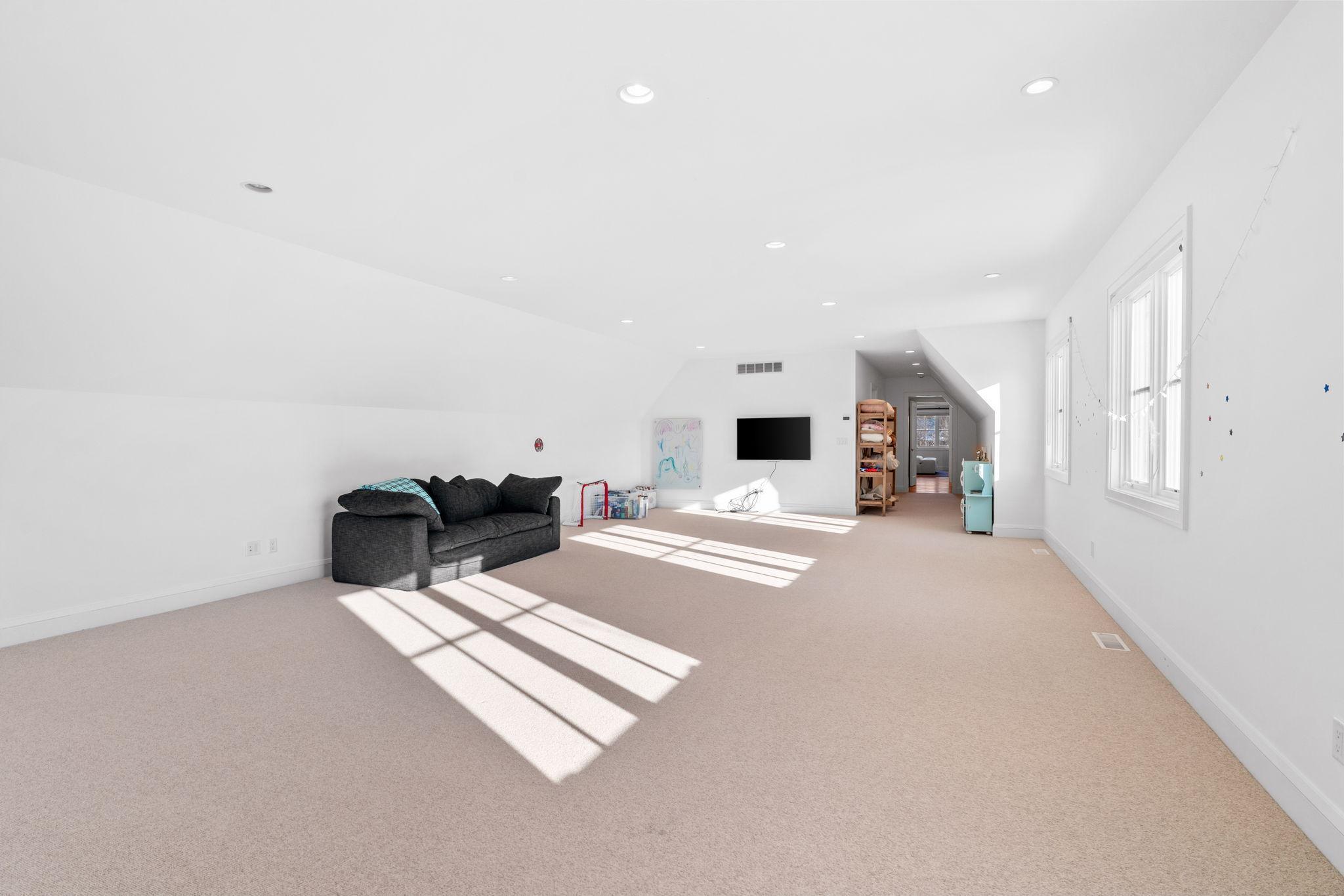 1615 Locust Hls Trail Wayzata, MN 55391 - Photo 51 of 96