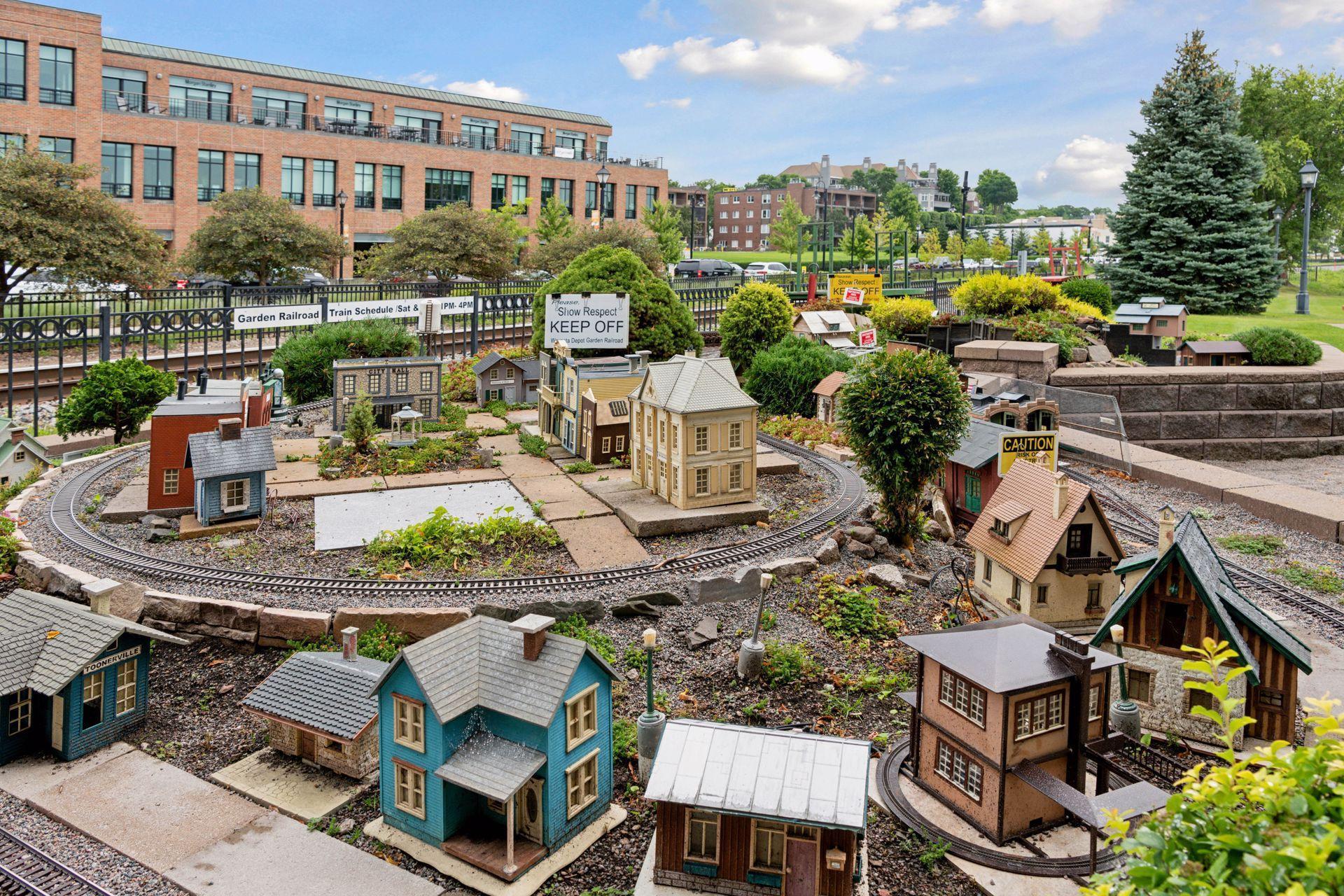 1615 Locust Hls Trail Wayzata, MN 55391 - Photo 75 of 96