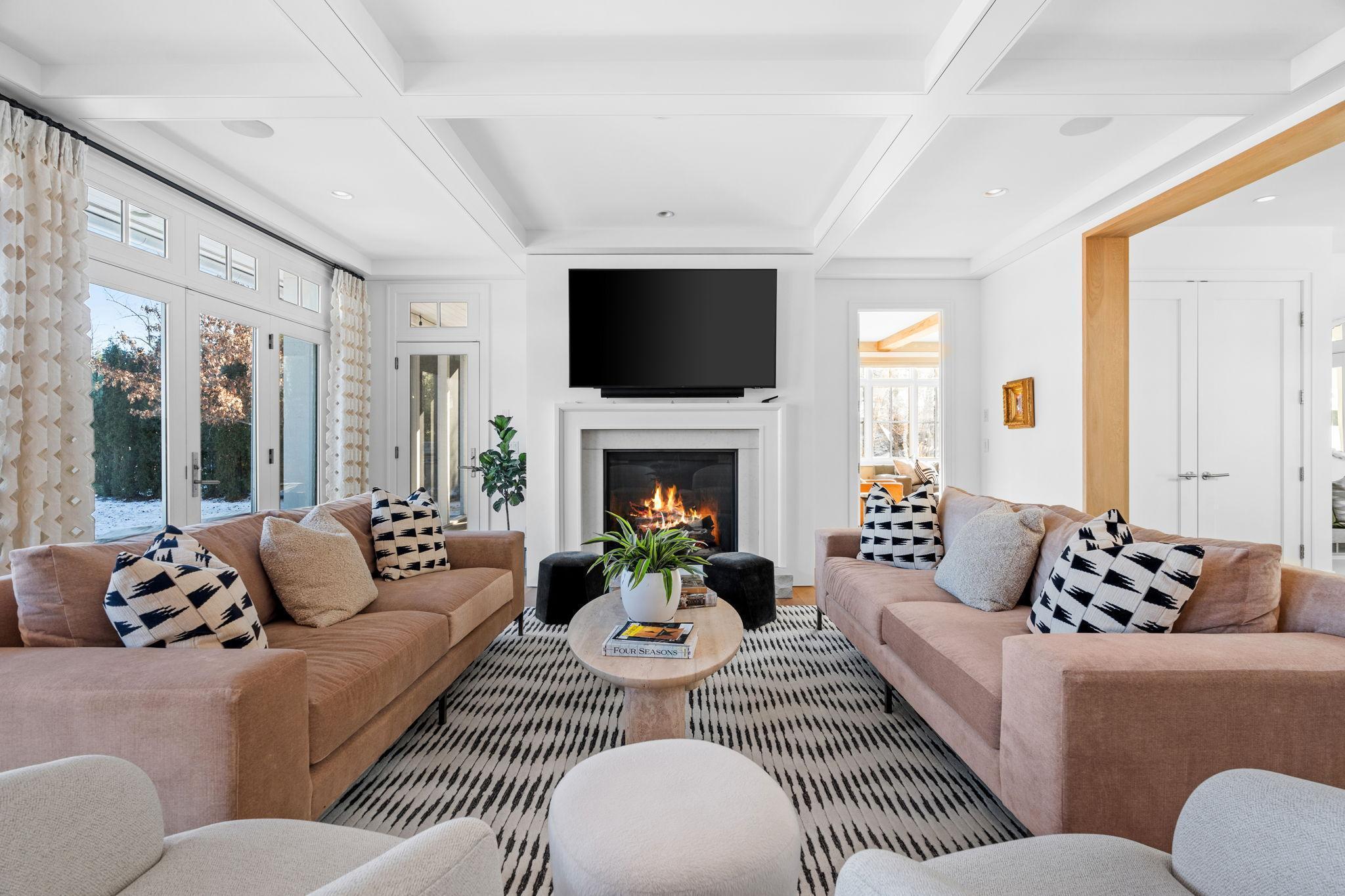 1615 Locust Hls Trail Wayzata, MN 55391 - Photo 8 of 96