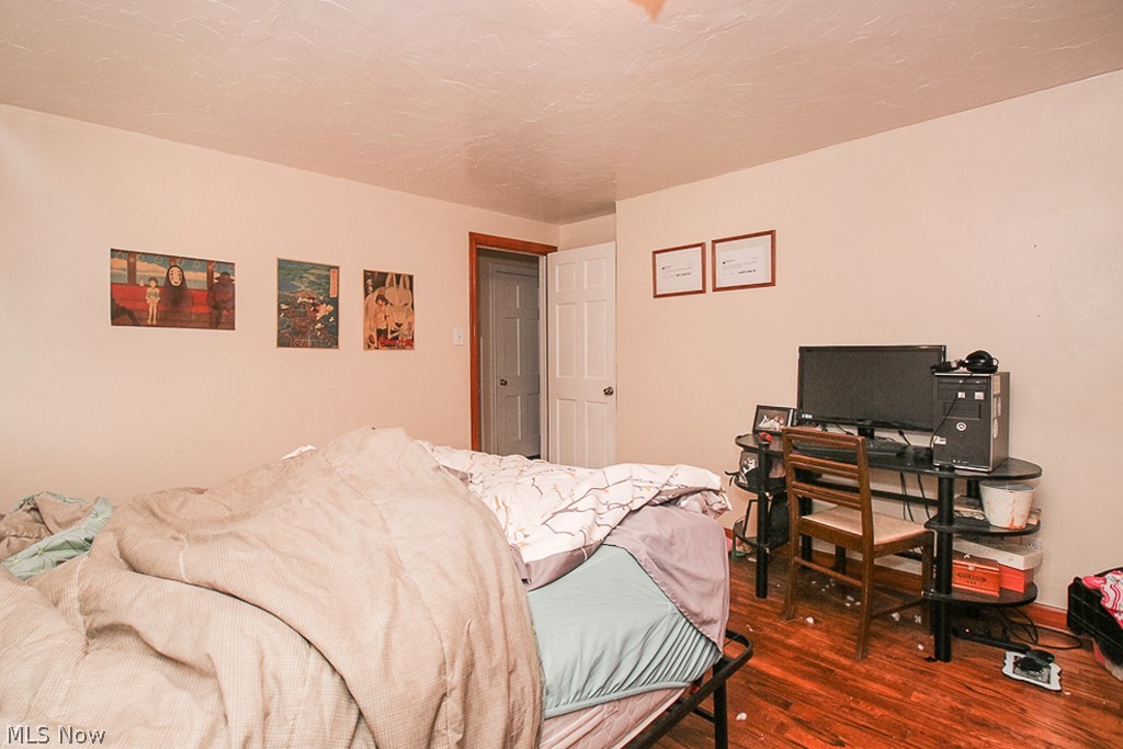 2050 Staunton Road Cleveland, OH 44118 - Photo 18 of 35