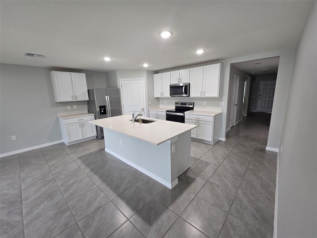 4703 Southwest 85th Place Ocala, FL 34476 - Photo 4 of 19