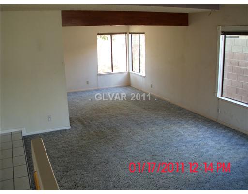 4849 Summerhill Road Las Vegas, NV 89121 - Photo 3 of 24 Living Room.