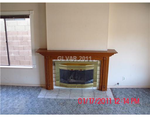 4849 Summerhill Road Las Vegas, NV 89121 - Photo 4 of 24 Living Room.