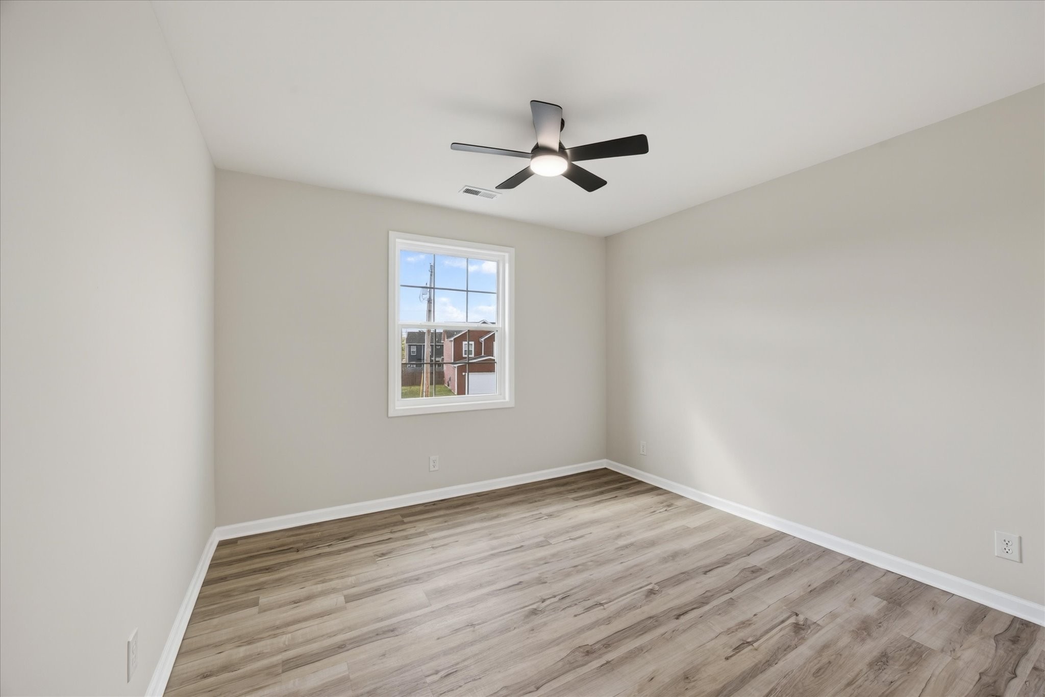 204 Clark Road Clarksville, TN 37042 - Photo 22 of 26 Gallery Image 22