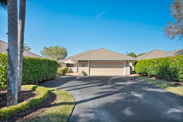 $590,000 | 5143 Southeast Club Way, Stuart, FL 34997