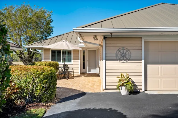 $590,000 | 5143 Southeast Club Way, Stuart, FL 34997