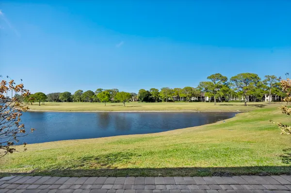 $590,000 | 5143 Southeast Club Way, Stuart, FL 34997