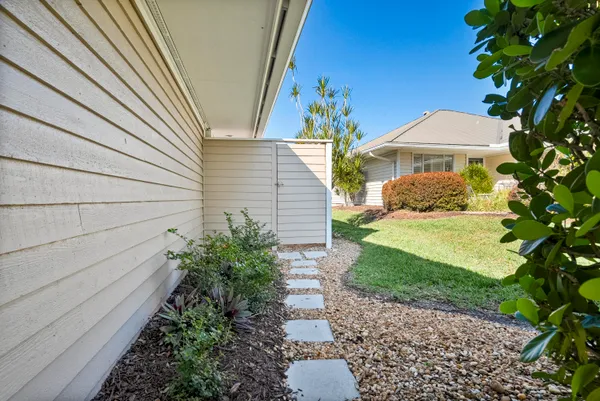 $590,000 | 5143 Southeast Club Way, Stuart, FL 34997