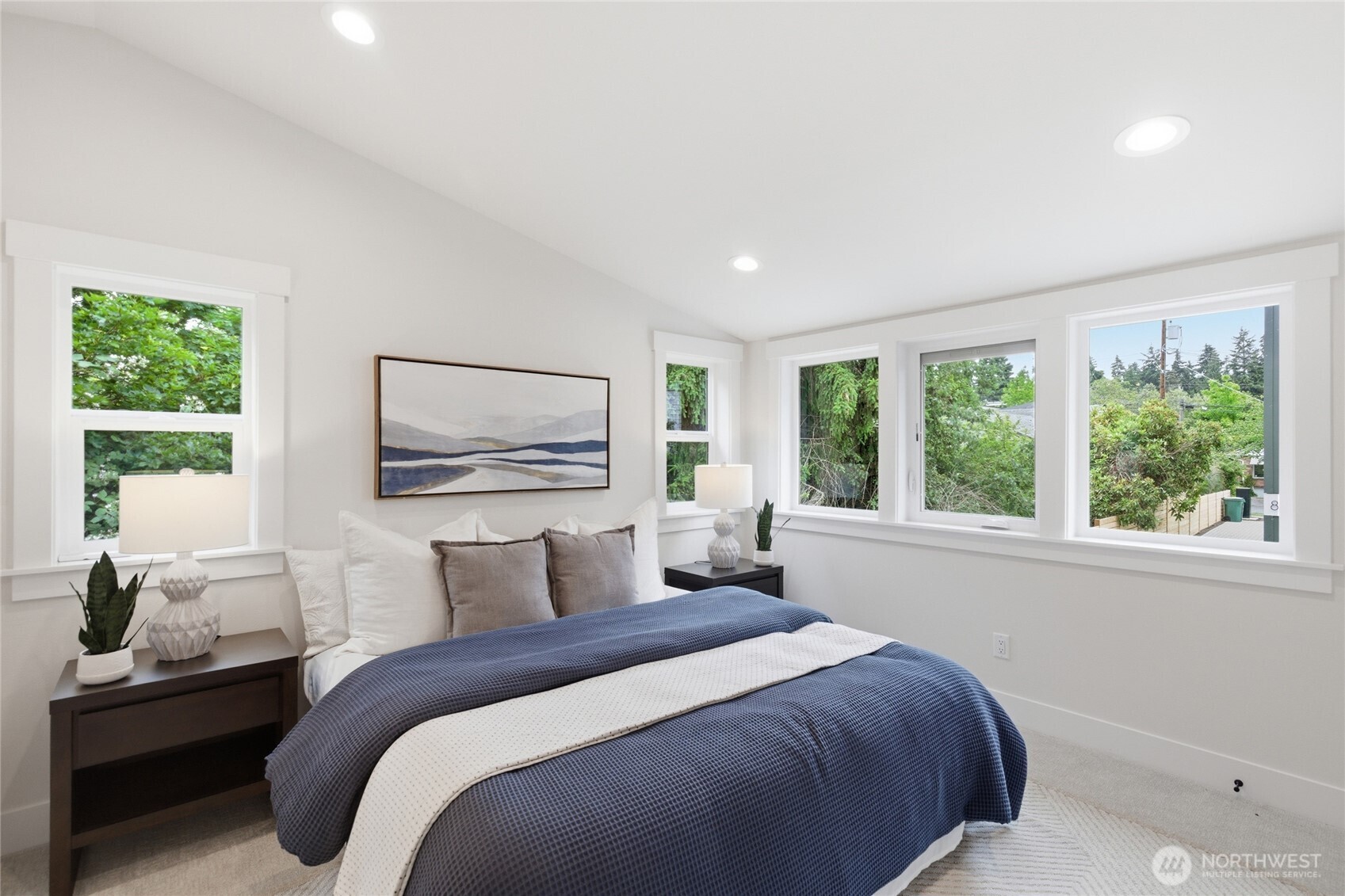 8817 Densmore Avenue North Seattle, WA 98103 - Photo 12 of 26