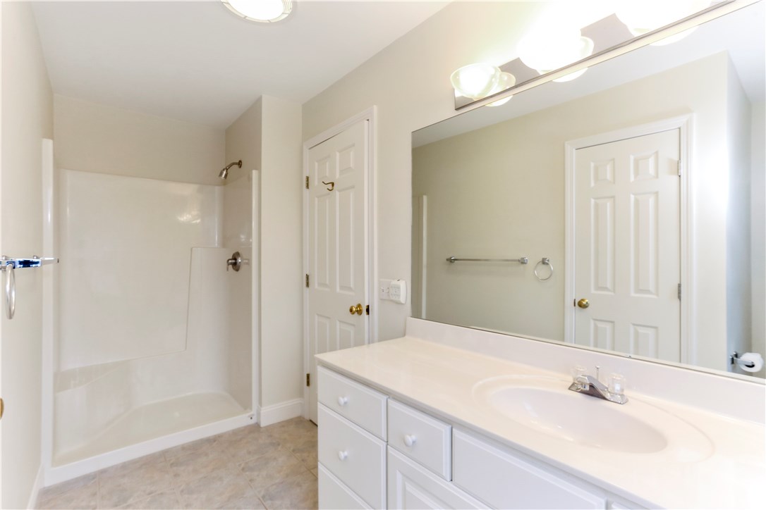 63 Prospect Farm Road Portsmouth, RI 02871 - Photo 21 of 34 mater bathroom