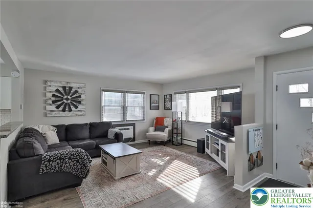 $330,000 | 59 Main Street, Stockertown, PA 18040