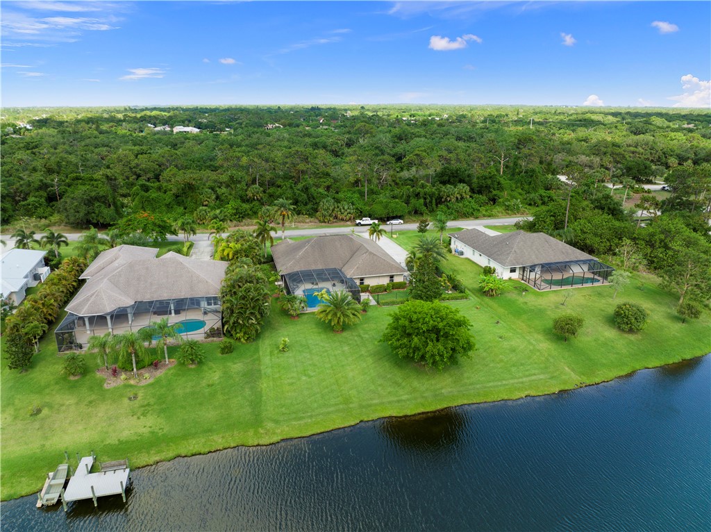 1577 Eagles Circle Sebastian, FL 32958 - Photo 4 of 36