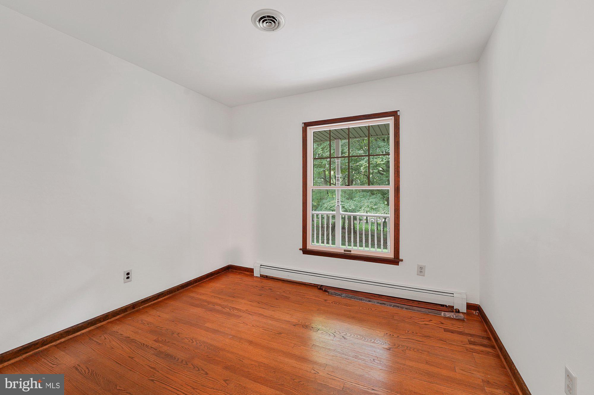 173 Laurel Bridge Road Landenberg, PA 19350 - Photo 18 of 36 1st floor master or office