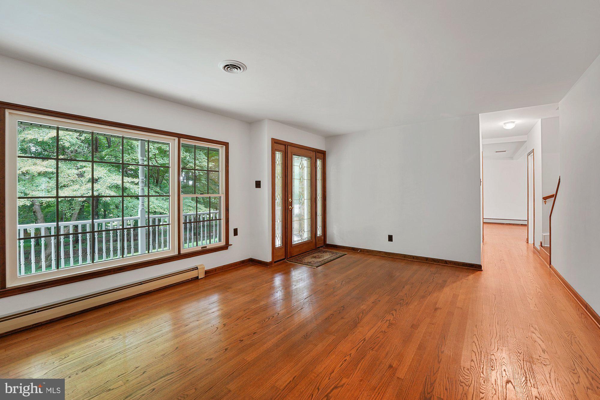 173 Laurel Bridge Road Landenberg, PA 19350 - Photo 6 of 36 Large living room