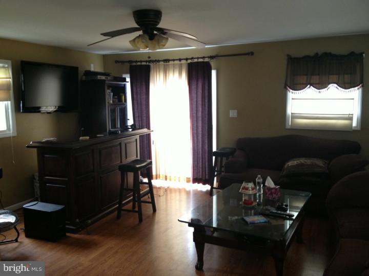 118 Franklin Road Glassboro, NJ 08028 - Photo 2 of 7 Family Room