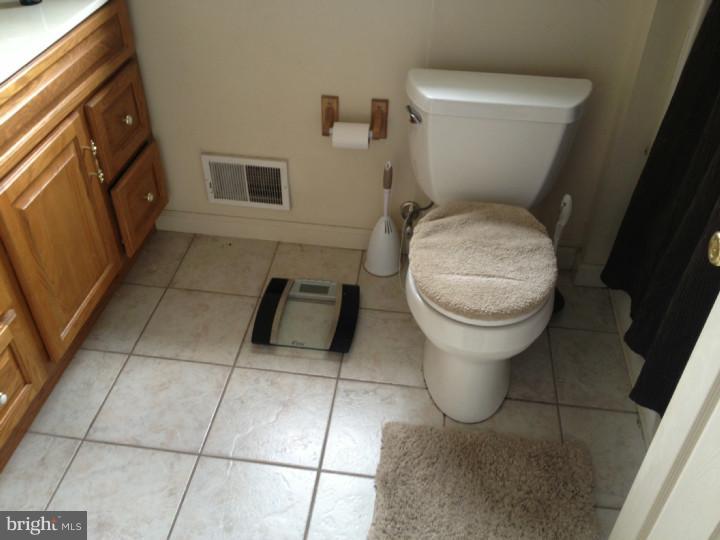118 Franklin Road Glassboro, NJ 08028 - Photo 3 of 7 Bathroom