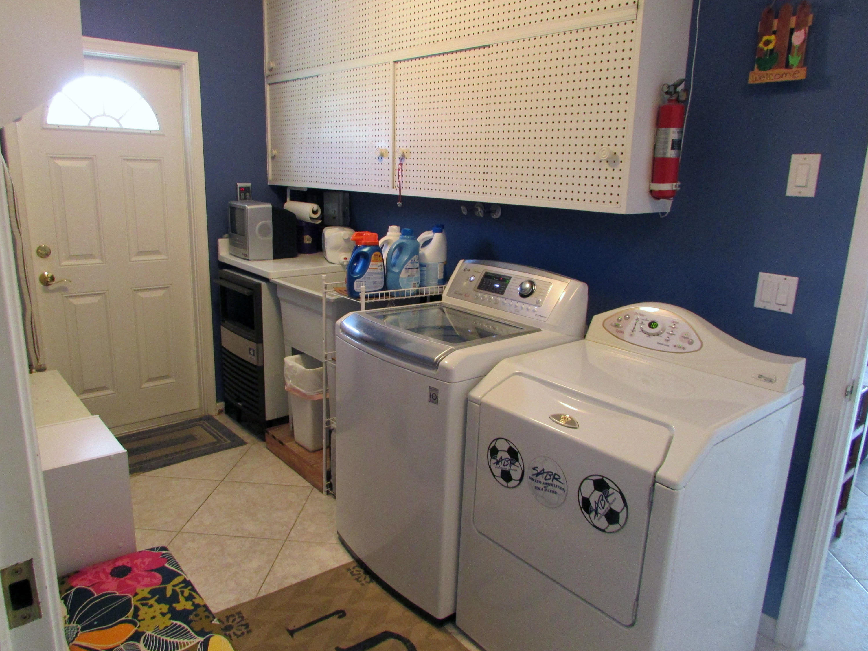 964 Tamarind Way Boca Raton, FL 33486 - Photo 24 of 52 Laundry