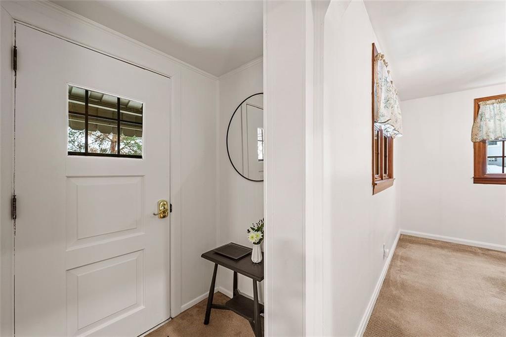 47 Ewing Road McKees Rocks, PA 15136 - Photo 2 of 28 Pretty foyer offers a place for coats and wet shoes