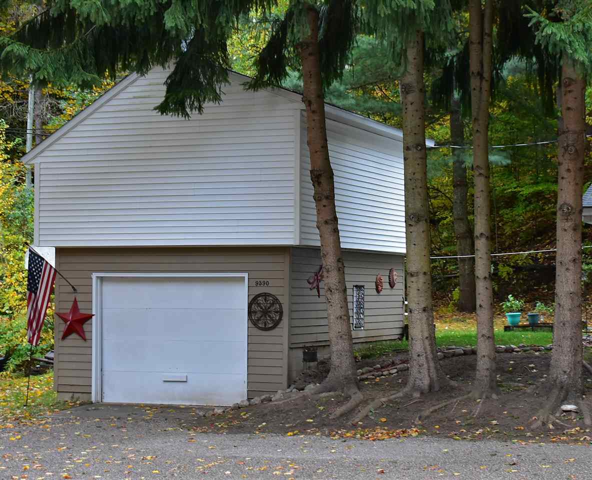 9590 East Grandview Road Traverse City, MI 49684 - Photo 2 of 35 1881065-1.JPG