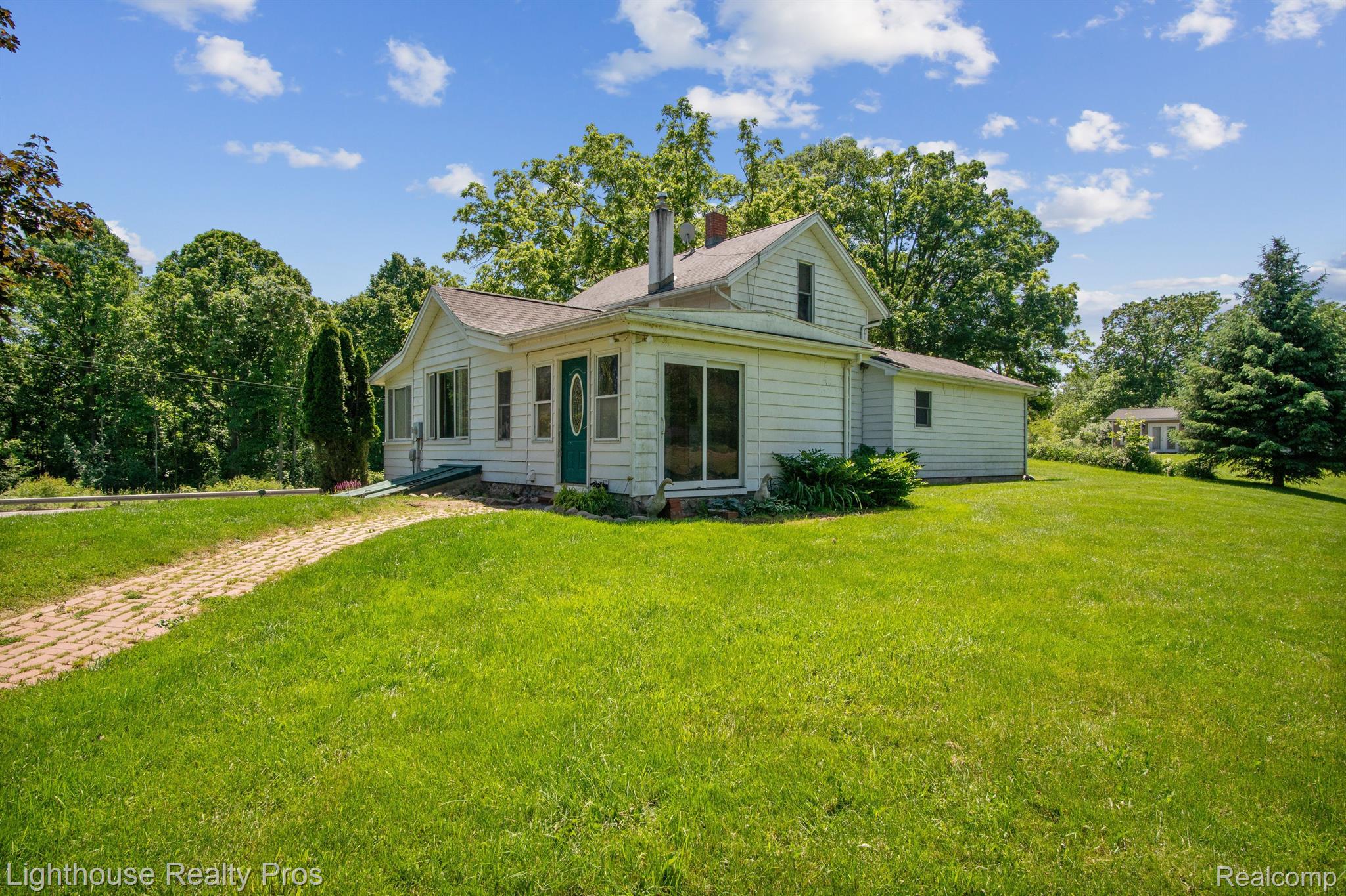 67640 West 8 Mile Road South Lyon, MI 48178 - Photo 40 of 46