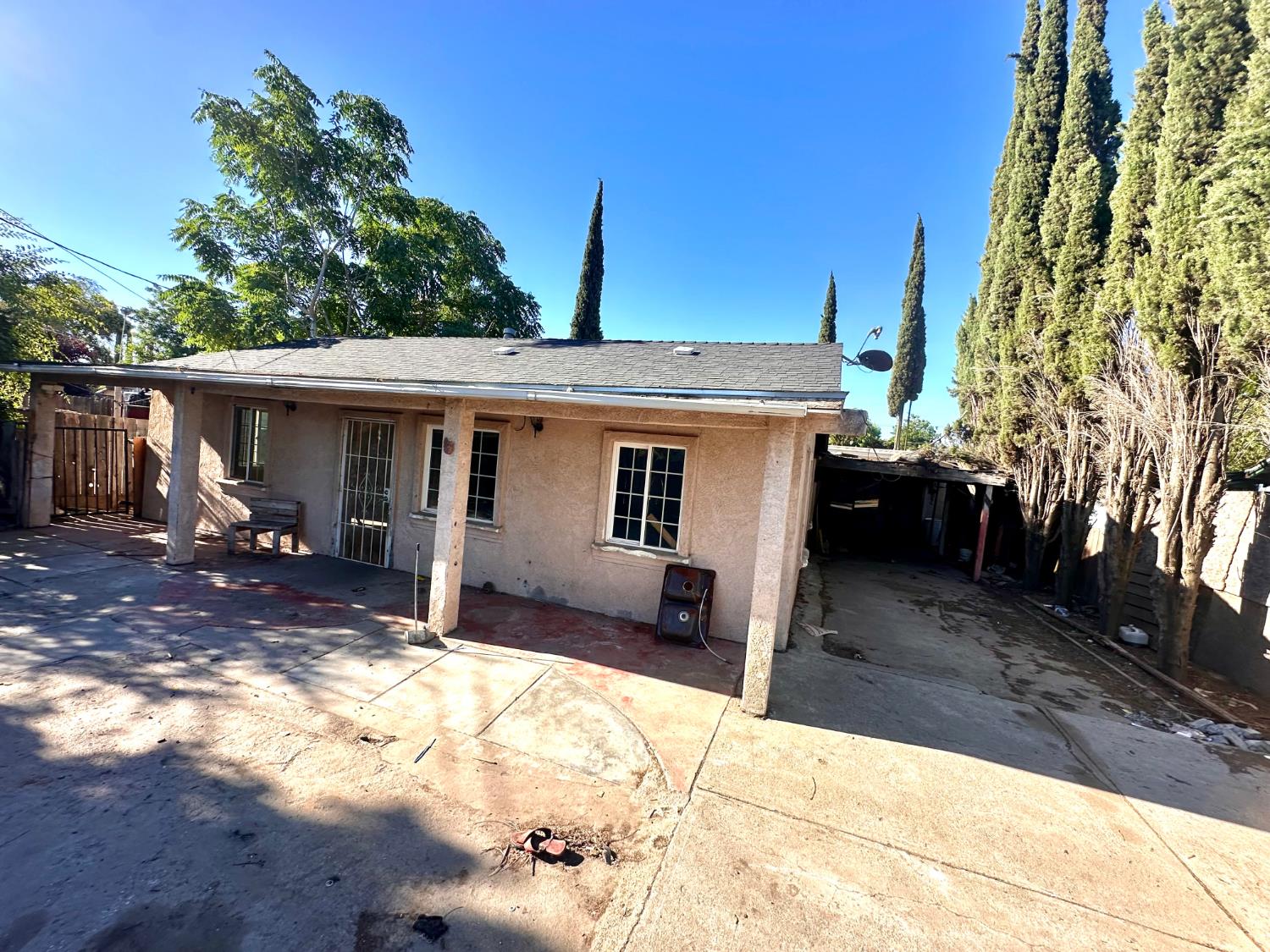 1924 Kenneth Street Modesto, CA 95351 - Photo 3 of 34