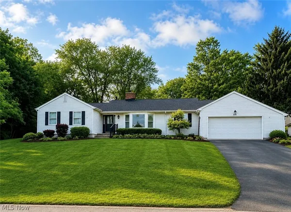 $264,900 | 3183 Kingsridge Court, East Liverpool, OH 43920