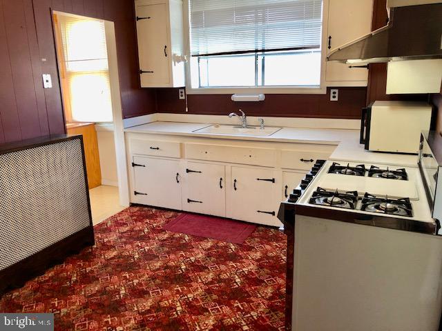 163 East Washington Street Riverside, NJ 08075 - Photo 9 of 16 Kitchen