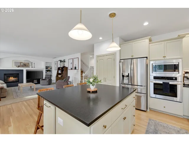 $815,000 | 1316 Southeast 16th Avenue, Canby, OR 97013